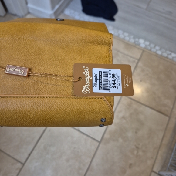 Nwt Wrangler Mustard Yellow Women's Wallet - Picture 10 of 10
